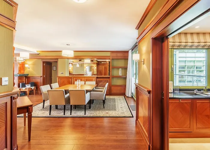 Grand - Blue Marlin - Luxury